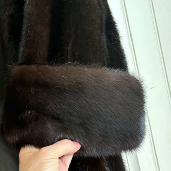 #vintagefur Black Diamond Mink Coat -- Full Length, Pre-Owned - Picture 5 of 7